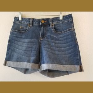 Tura by Vince Camuto Cuffed Jean Shorts 26/2